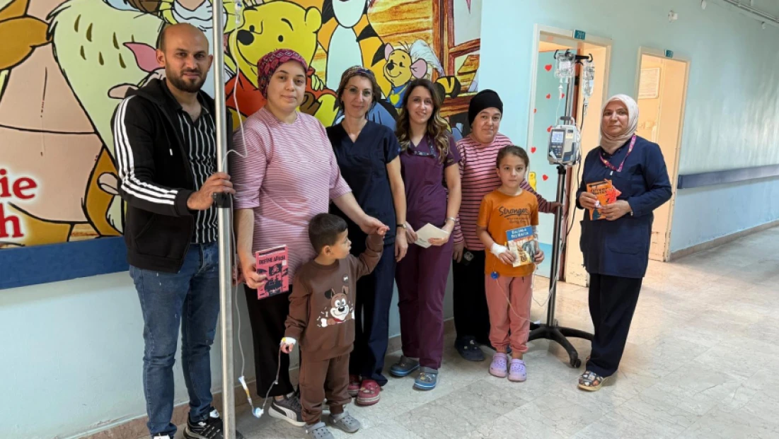 Bartın Devlet Hastanesi’nden Miniklere Kitaplı Sürpriz