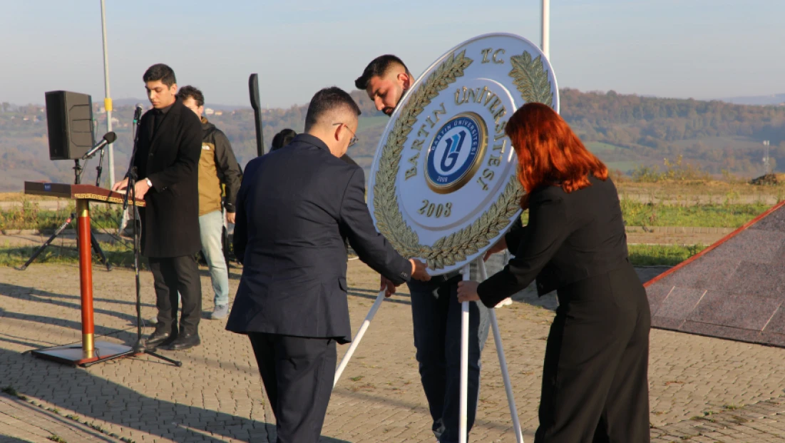 Bartın Üniversitesinde Atatürk İçin Saygı Duruşu