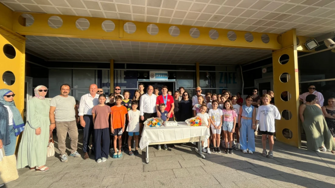 Başarılı sporculara coşkulu karşılama