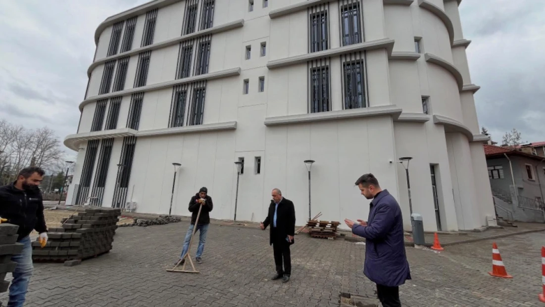 Başkan Uzun’dan Adalet Sarayı Çevresine Yakın Takip