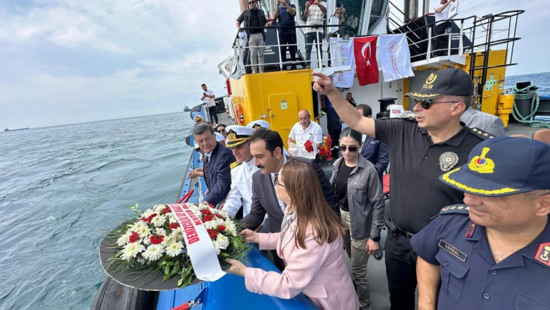 Deniz Şehitlerimizi Saygıyla Anıyoruz