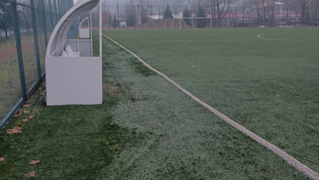 Futbol Sahalarının Zeminleri Yenileniyor