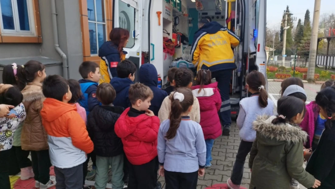 Gazi İlkokulu’nda Ambulanslı 112 Eğitimi
