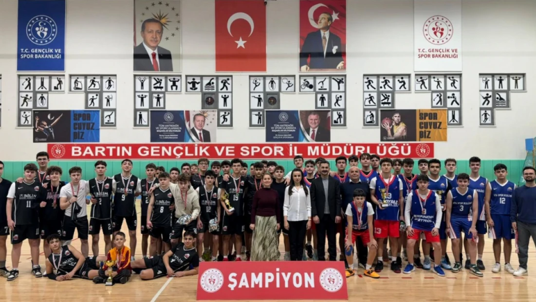 Genç Basketbolcular Parkede Alkış Topladı