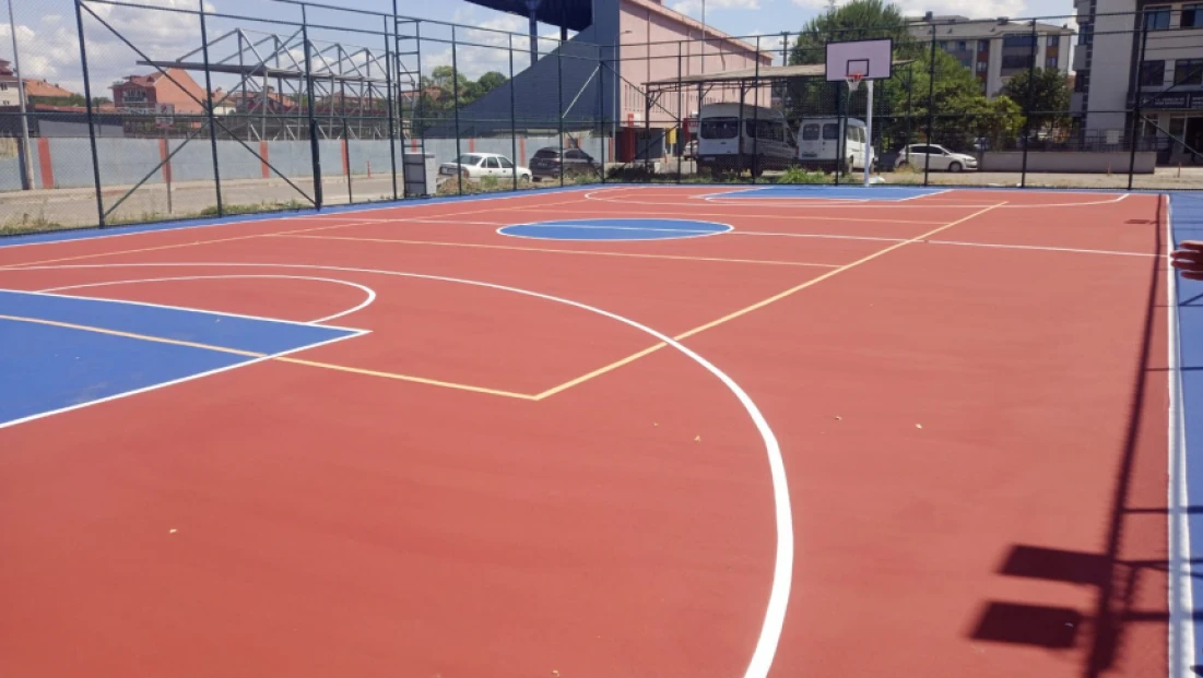 Gölbucağı’na yeni basketbol ve voleybol sahası kazandırıldı