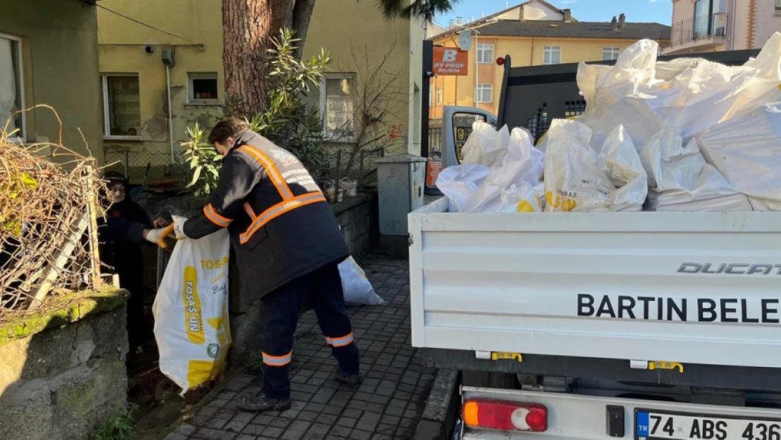 İhtiyaç Sahibi Ailelere Odun Desteği