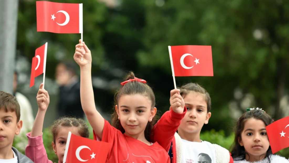 Okullarda İkinci Dönem “Bayrak Sevgisi” İle Başladı