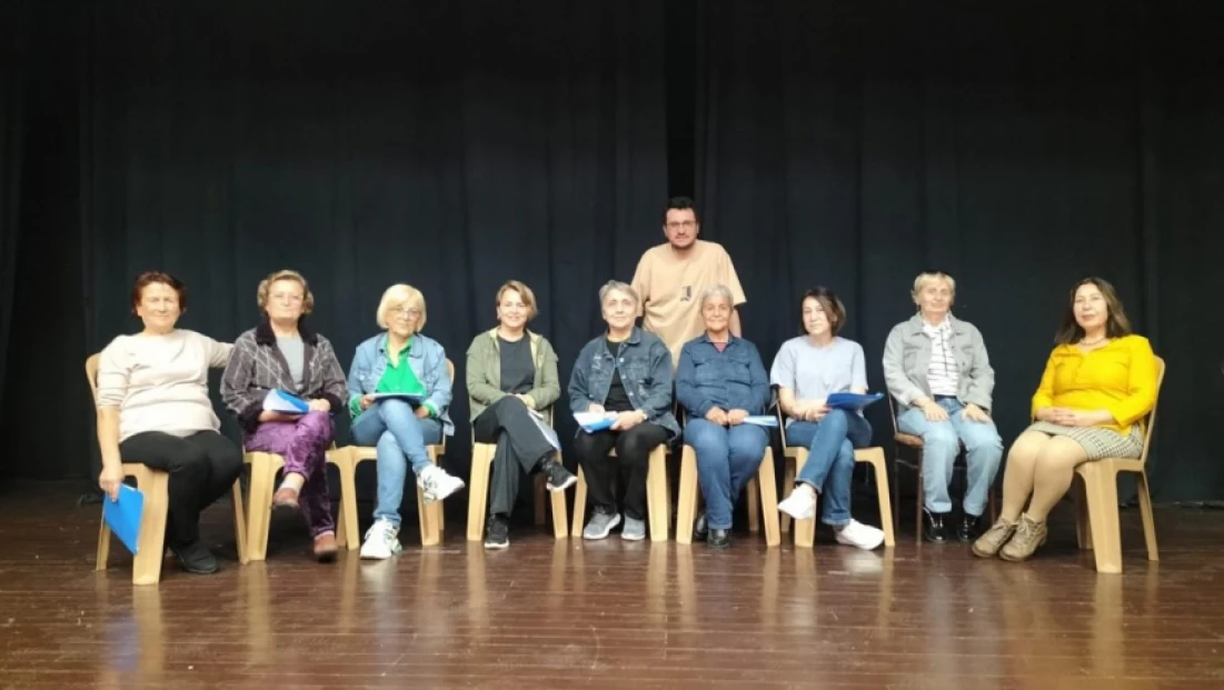 Sahne Işıkları Emekliler İçin Yandı