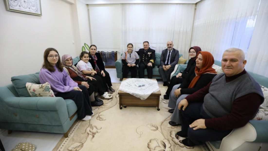Vali Arslan’dan Şehit Ailesine Ziyaret