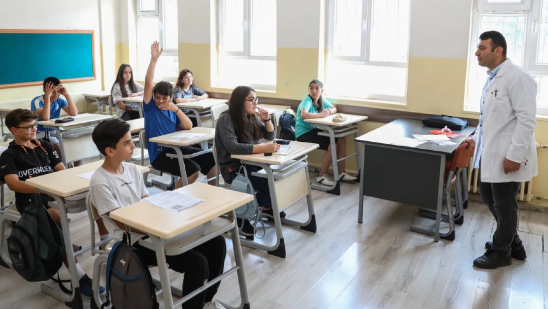 Yaz okulları ve yaz dönemi kursları başladı