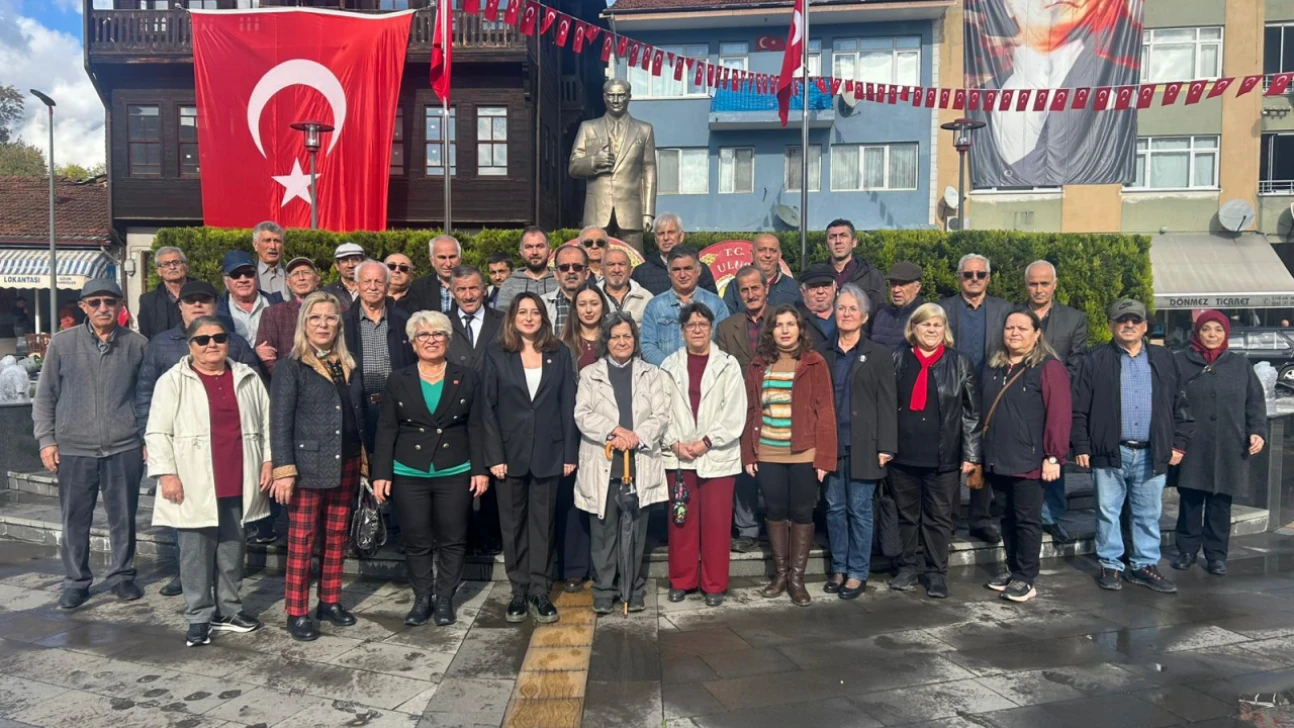 CHP Ulus İlçe Teşkilatı Cumhuriyet İçin Meydandaydı