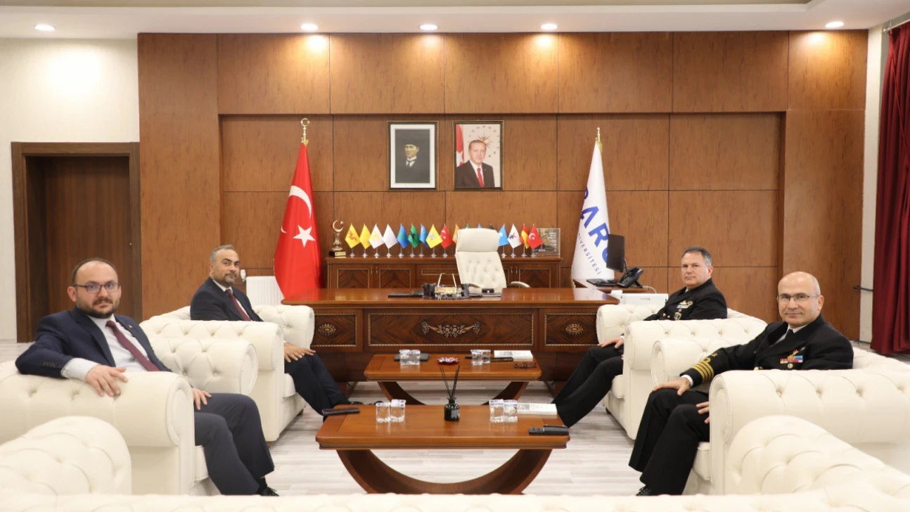 Komutanlardan Rektör Akkaya'ya Nezaket Ziyareti