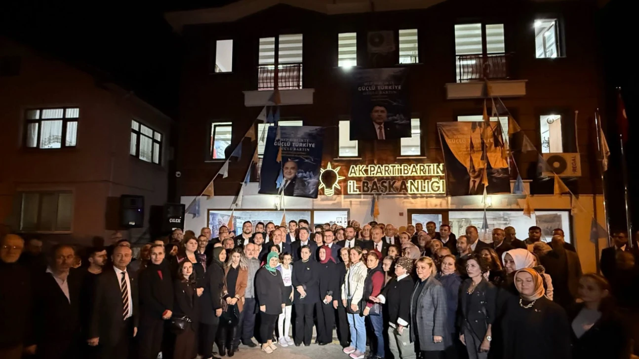 'Milletimiz hizmet siyasetinden vazgeçmedi'