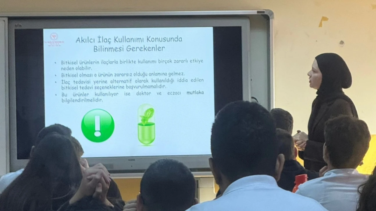 Sağlık Müdürlüğü'nden Akılcı İlaç Kullanımı Eğitimi