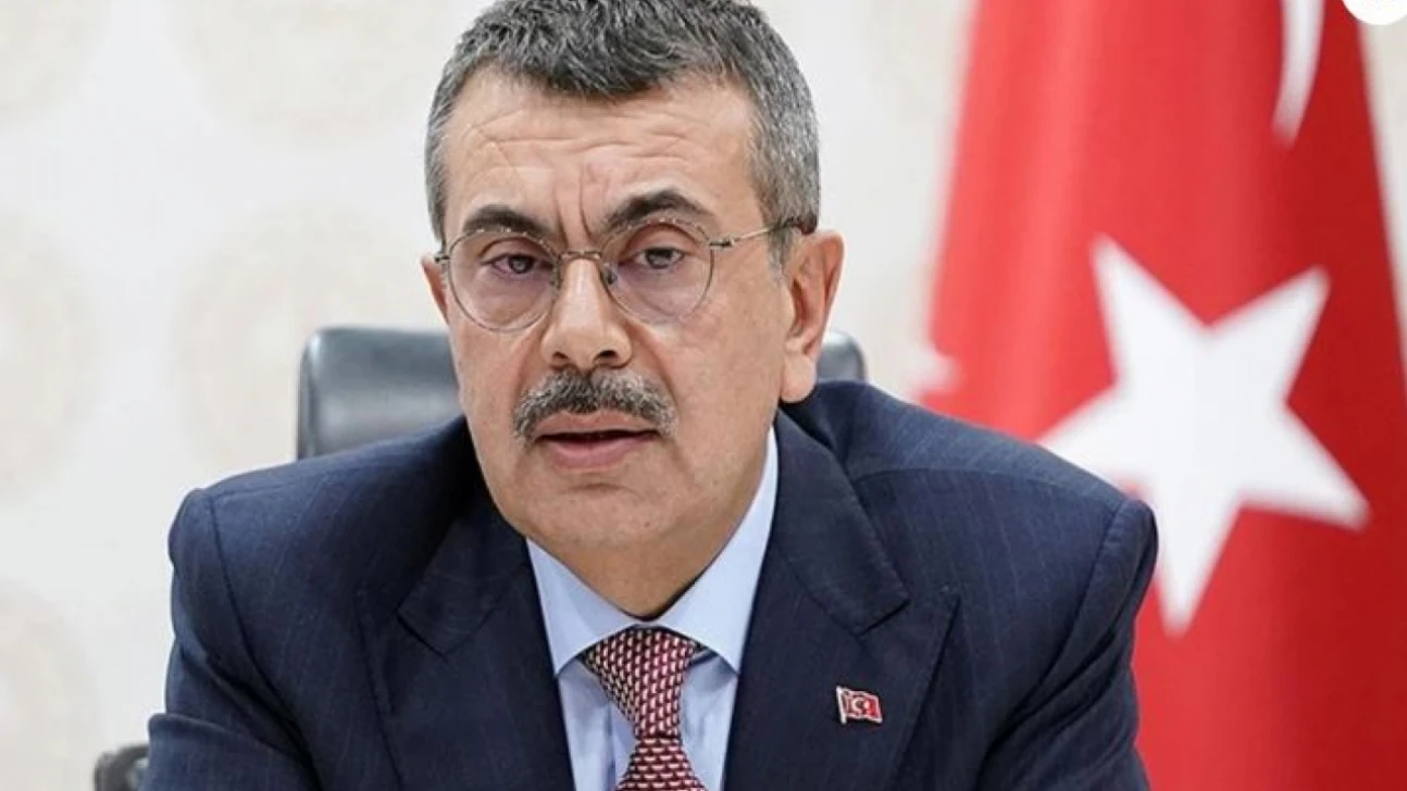 Ücretsiz ders kitapları dağıtılmaya başladı