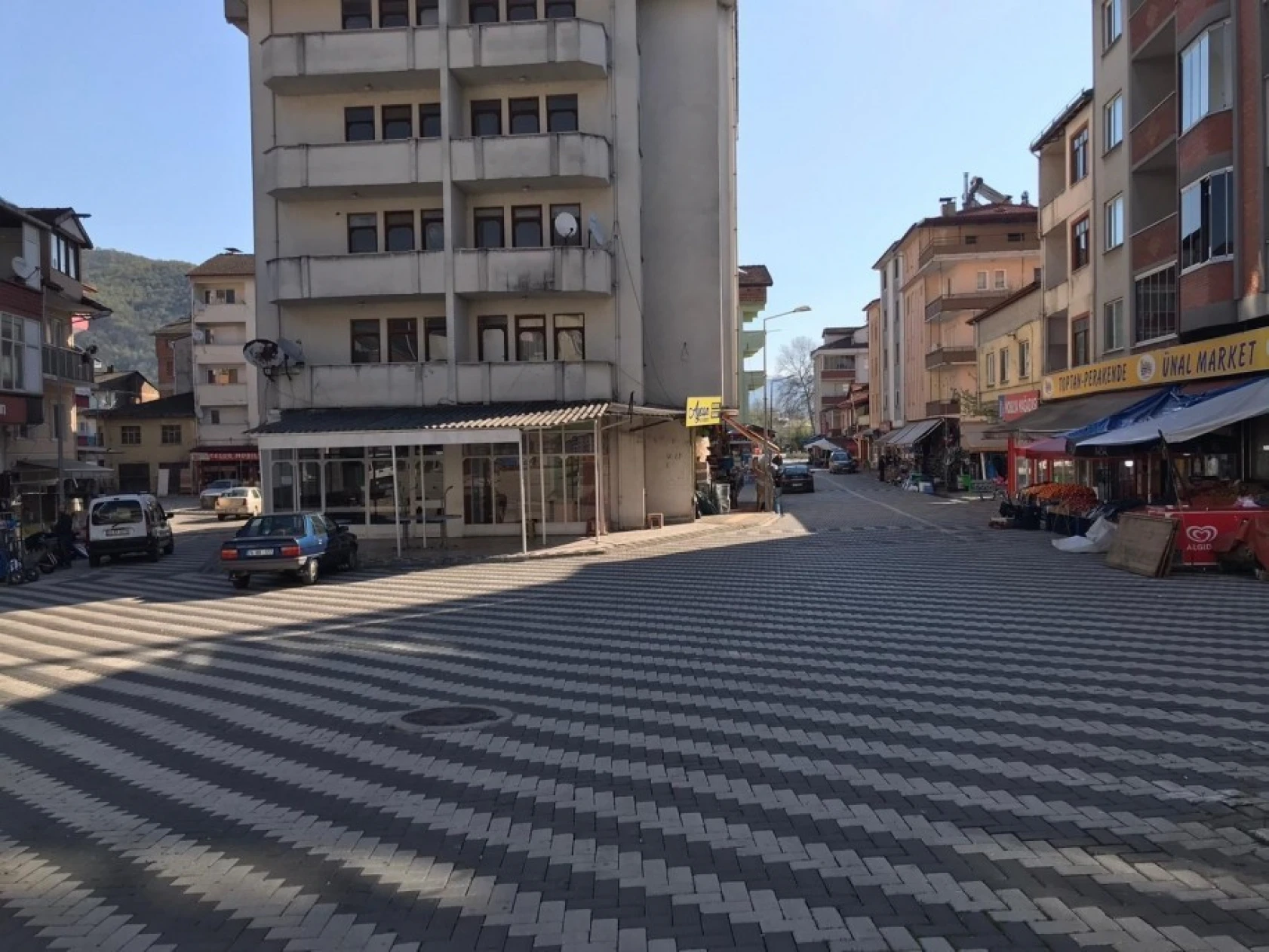 Bartın evinde kalıyor