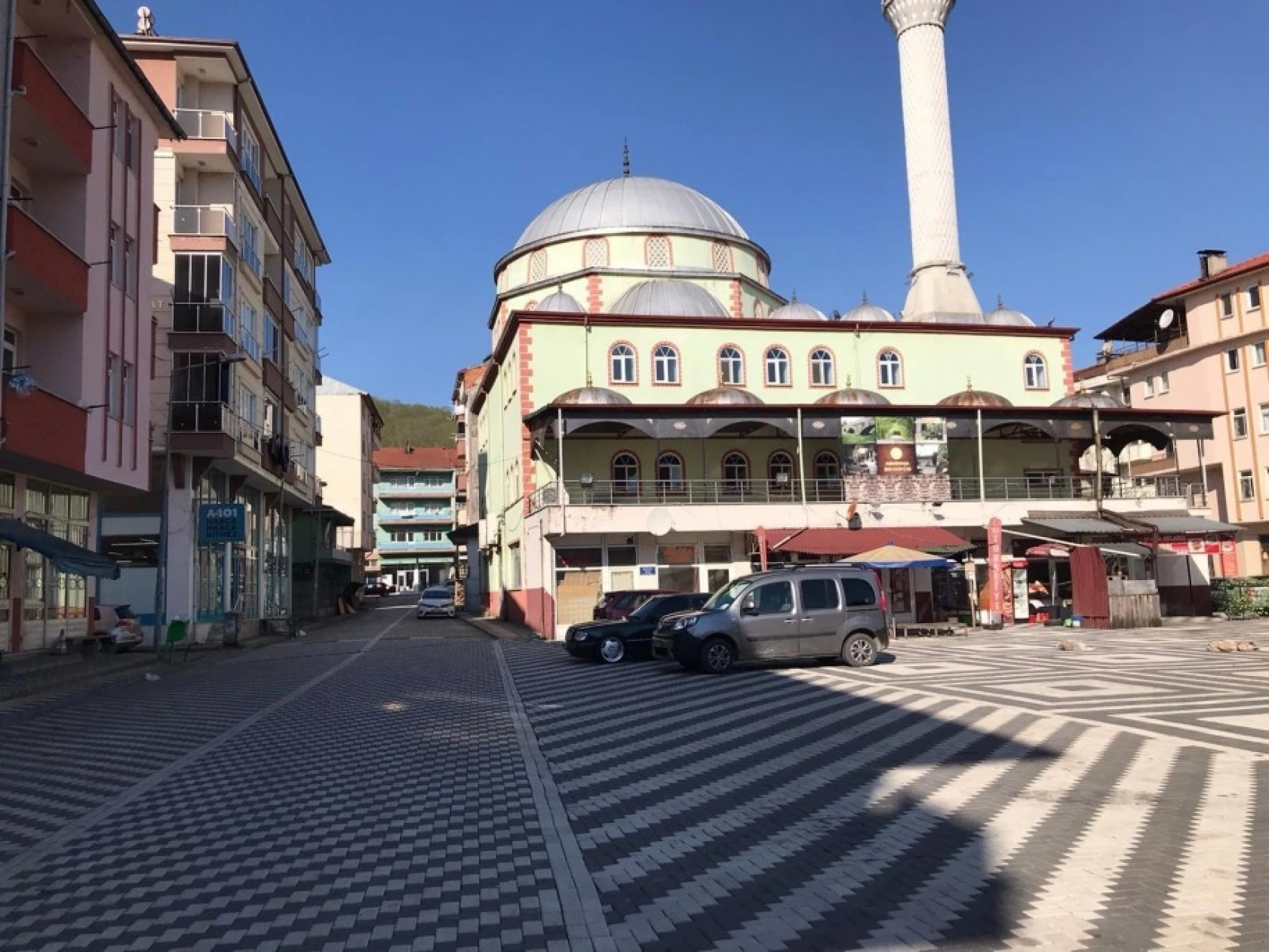 Bartın evinde kalıyor