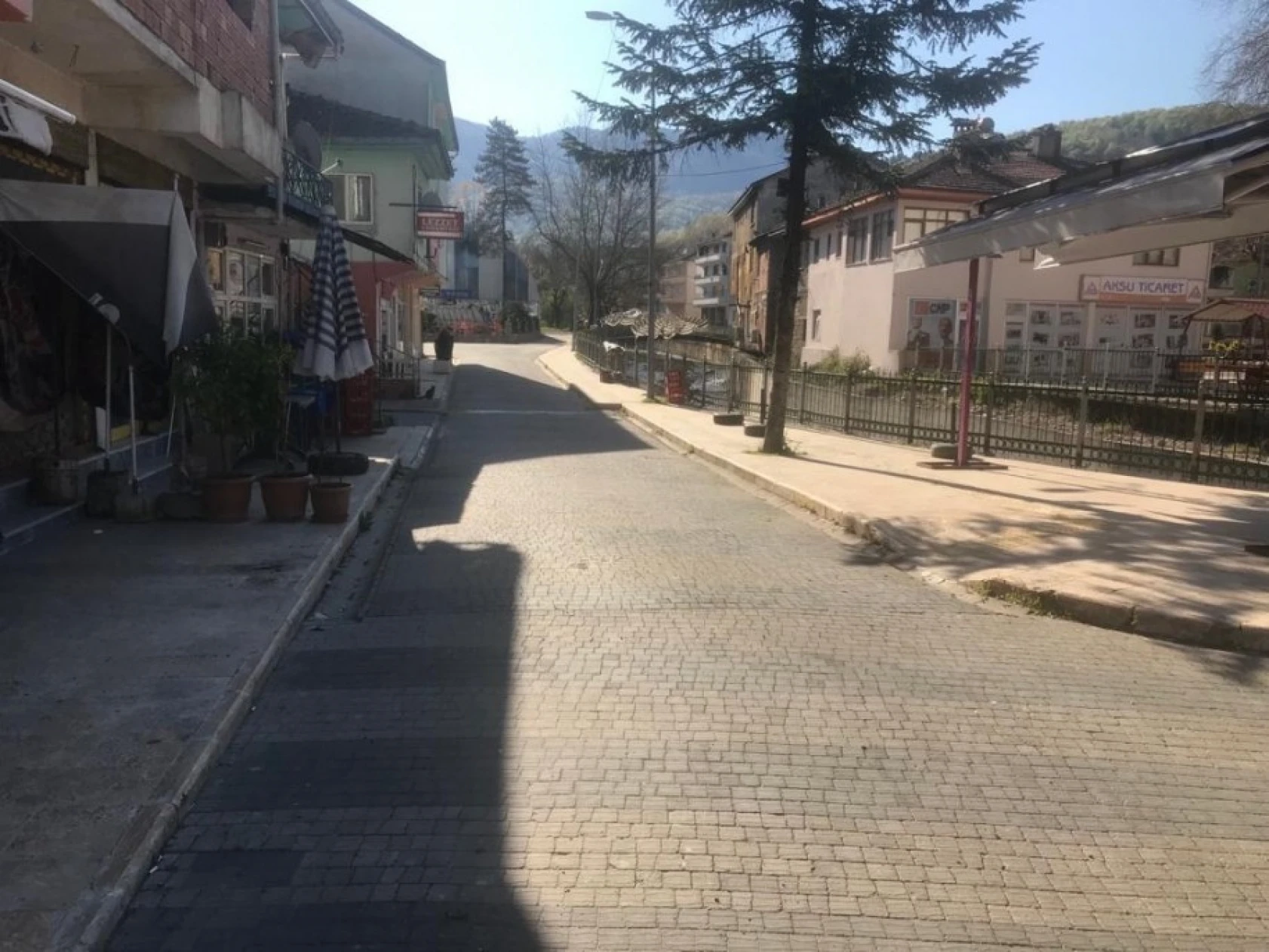 Bartın evinde kalıyor