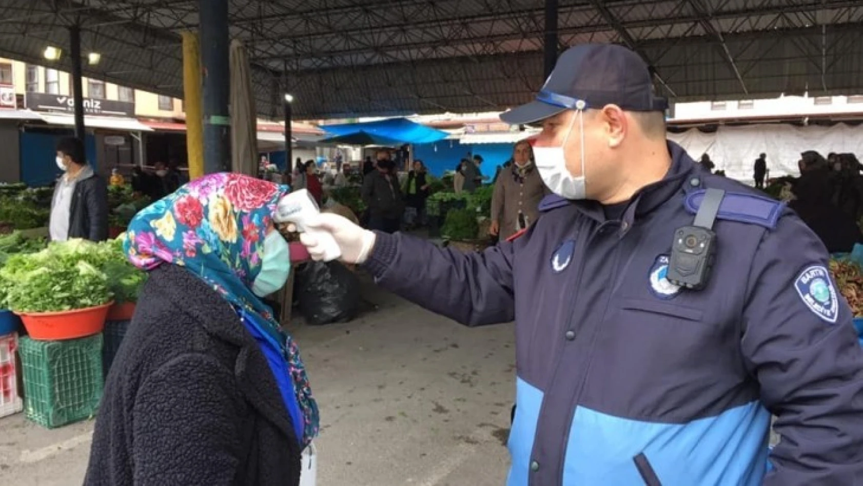 Belediye 5 bin maske dağıttı