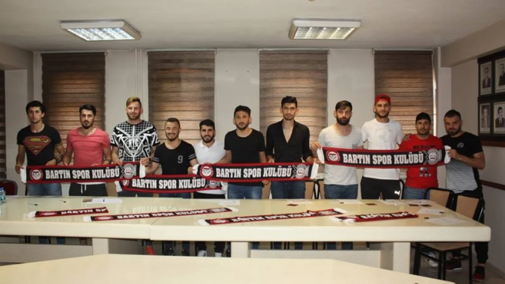 Bartınspor, 15 futbolcuyla sözleşme imzaladı