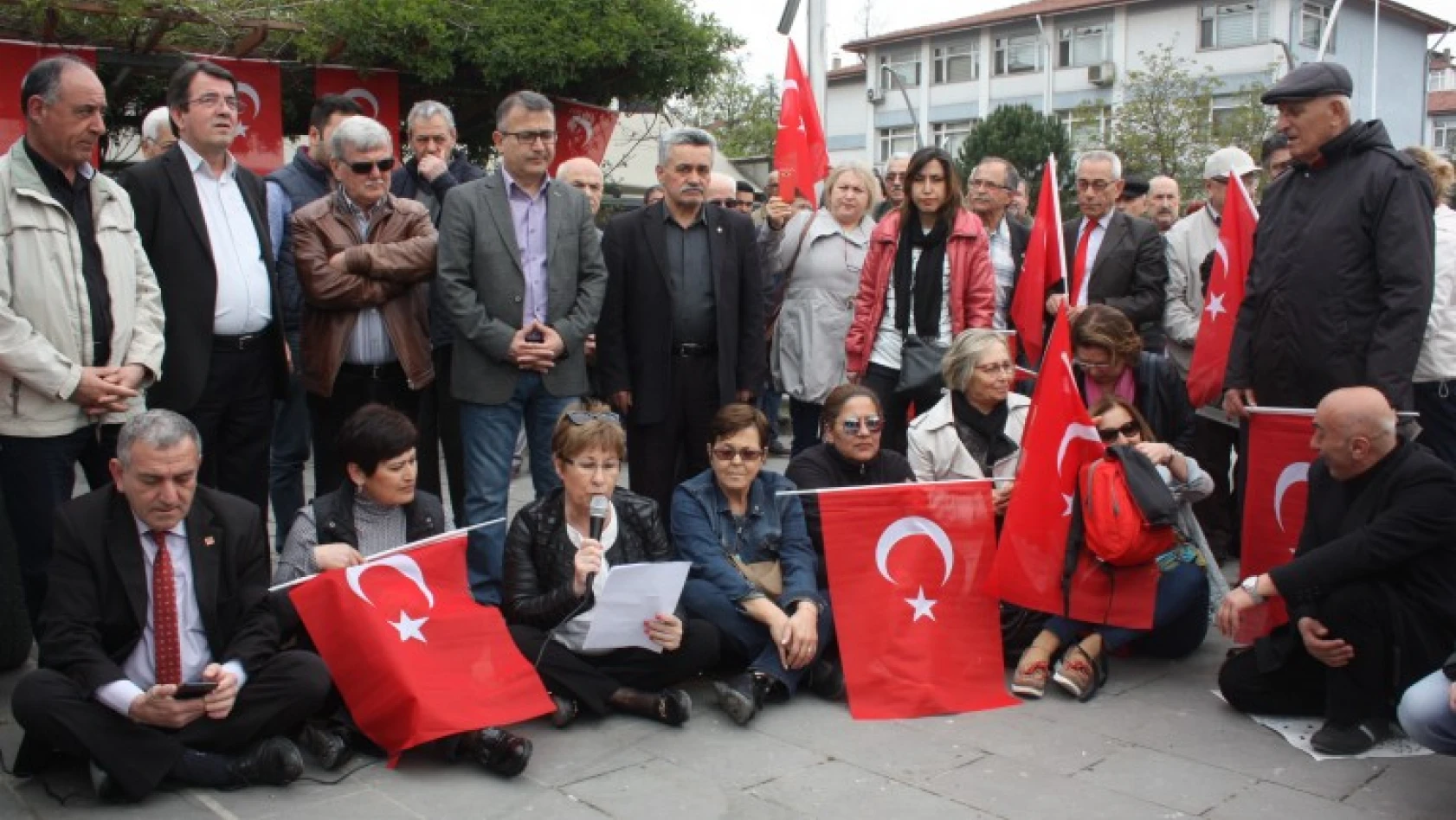 CHP'den 'OHAL değil demokrasi istiyoruz' eylemi!