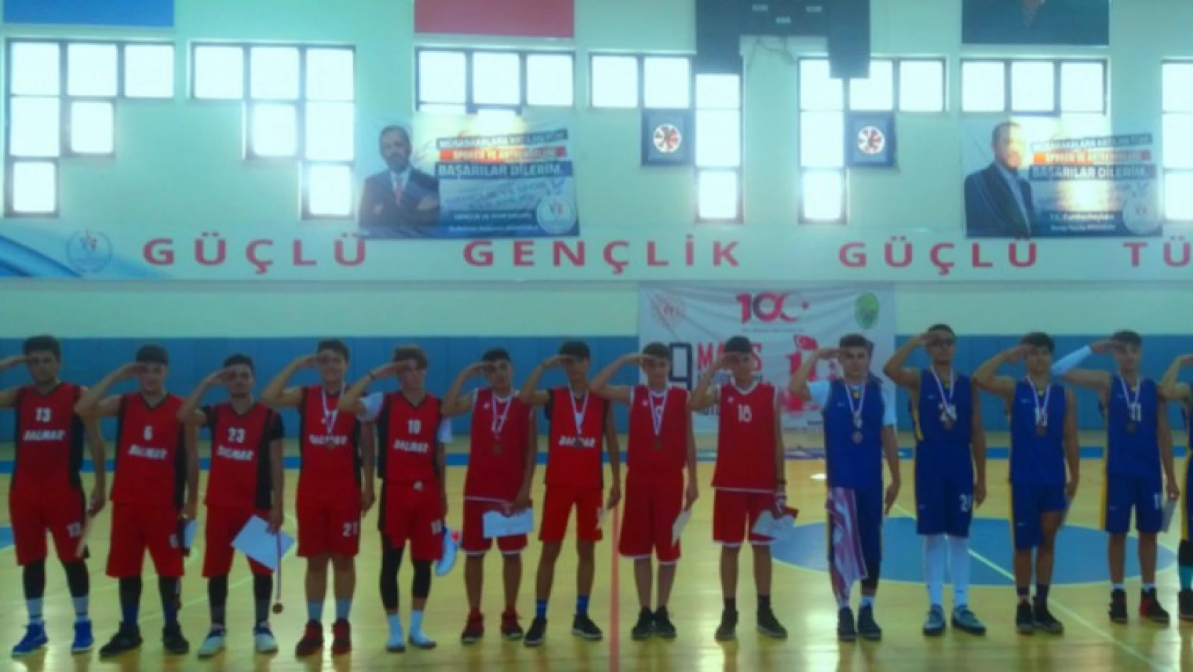 Basketçilerden Mehmetçiğe destek selamı