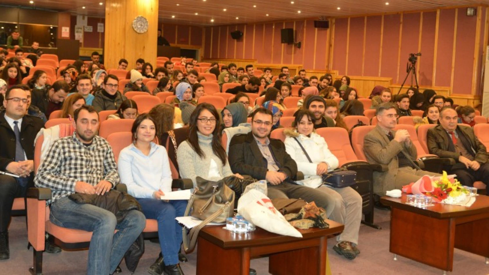 Odtü öğretim üyesi tavşanoğlu'ndan konferans