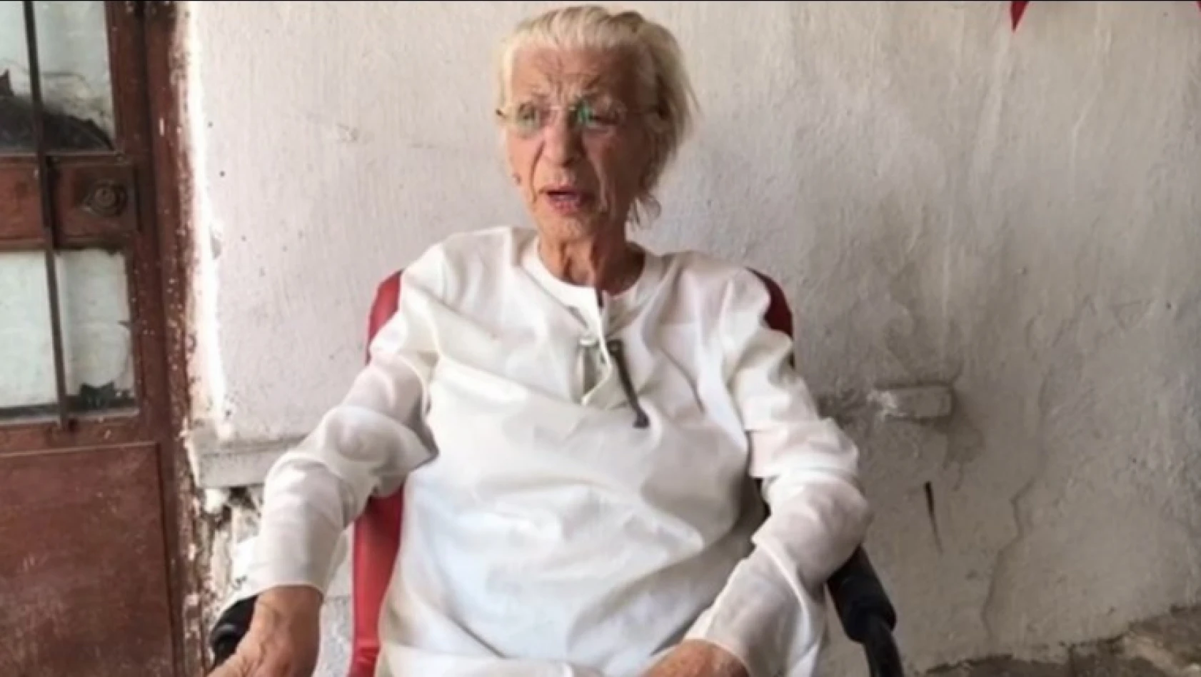 Yaşlı kadın servetini kaybetmekten son anda kurtuldu