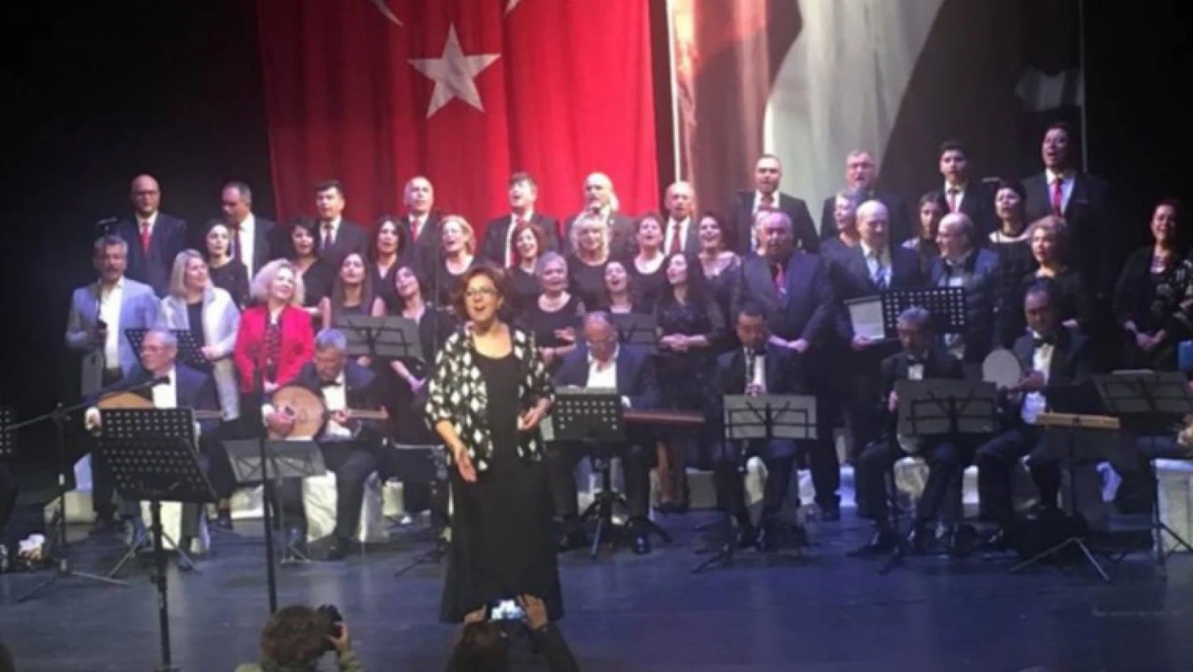 Türk Sanat Müziği korosundan konser