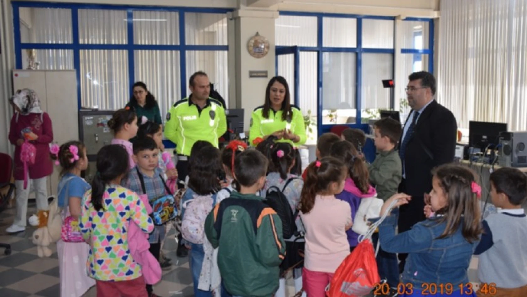 İlkokul öğrencilerinden polise ziyaret