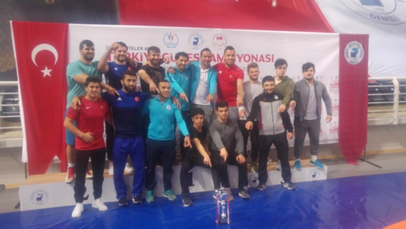 Türkiye Güreş Şampiyonası'nda Bartın Üniversitesi'ne 18 madalya