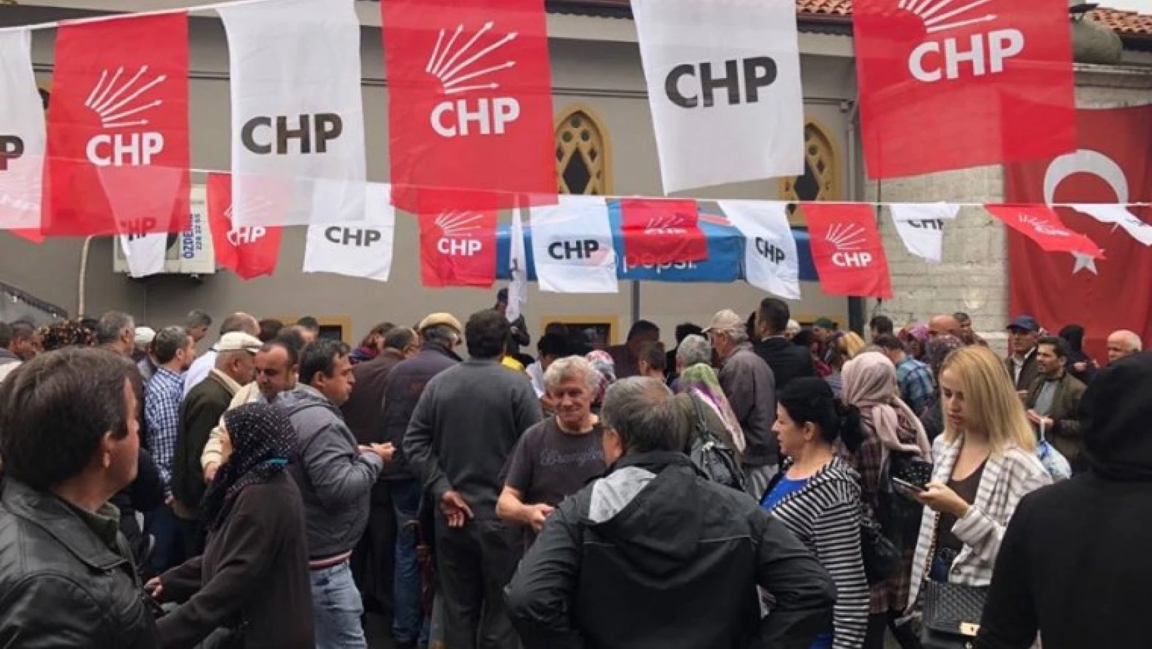 CHP'den 4 bin kişiye aşure ikramı