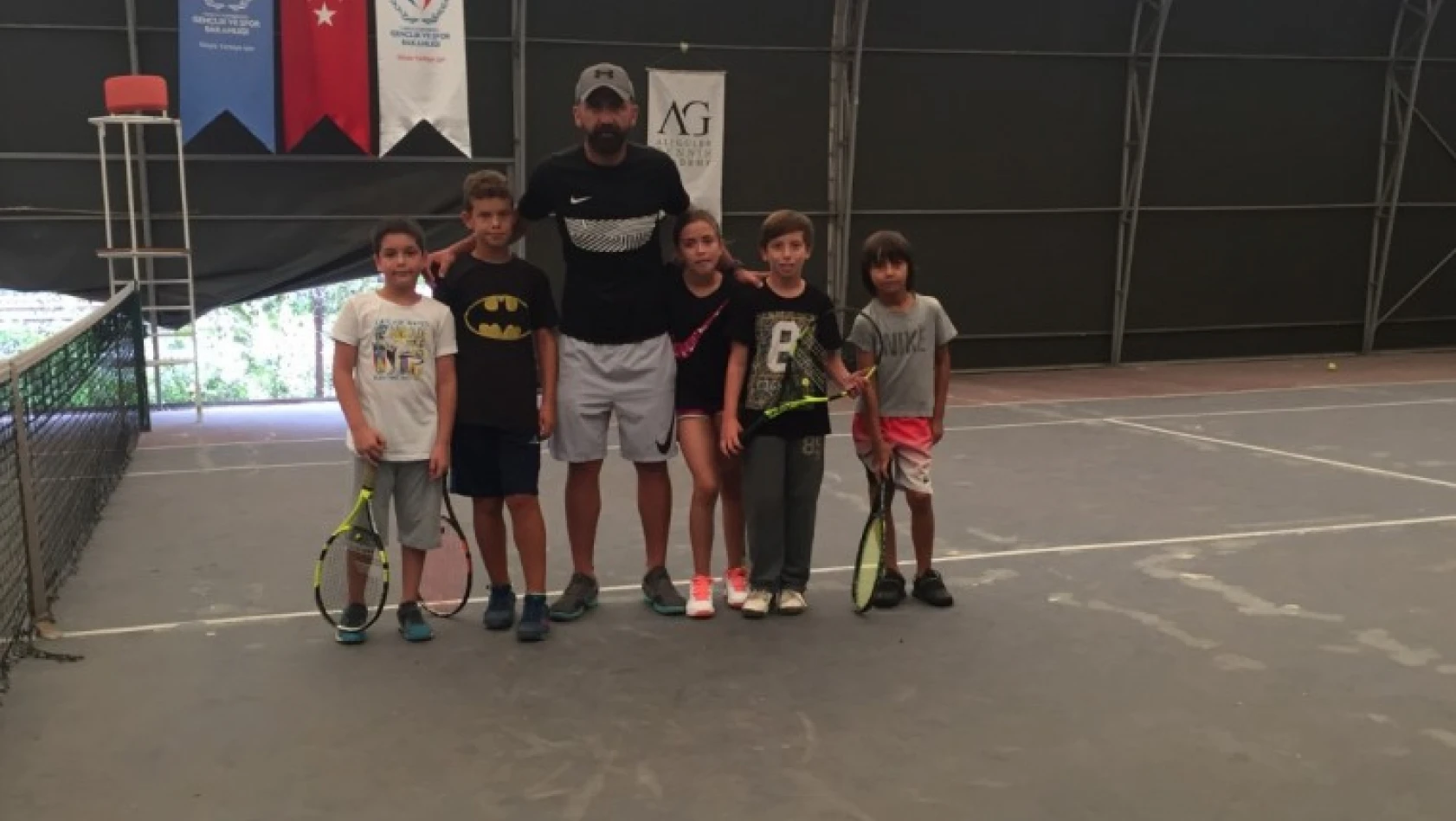 Bartınlı tenisçiler Ankara'da ter dökecek
