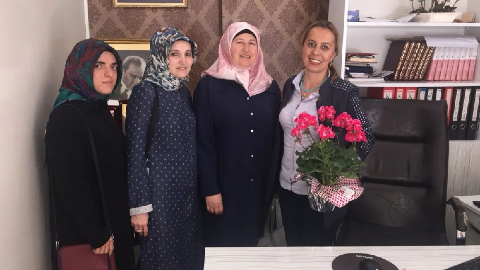 Saadet Partili kadınlardan Taner'e ziyaret
