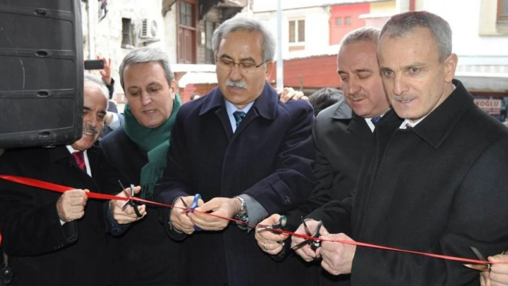Türkiye Diyanet Vakfı yeni bürosunda hizmete başladı