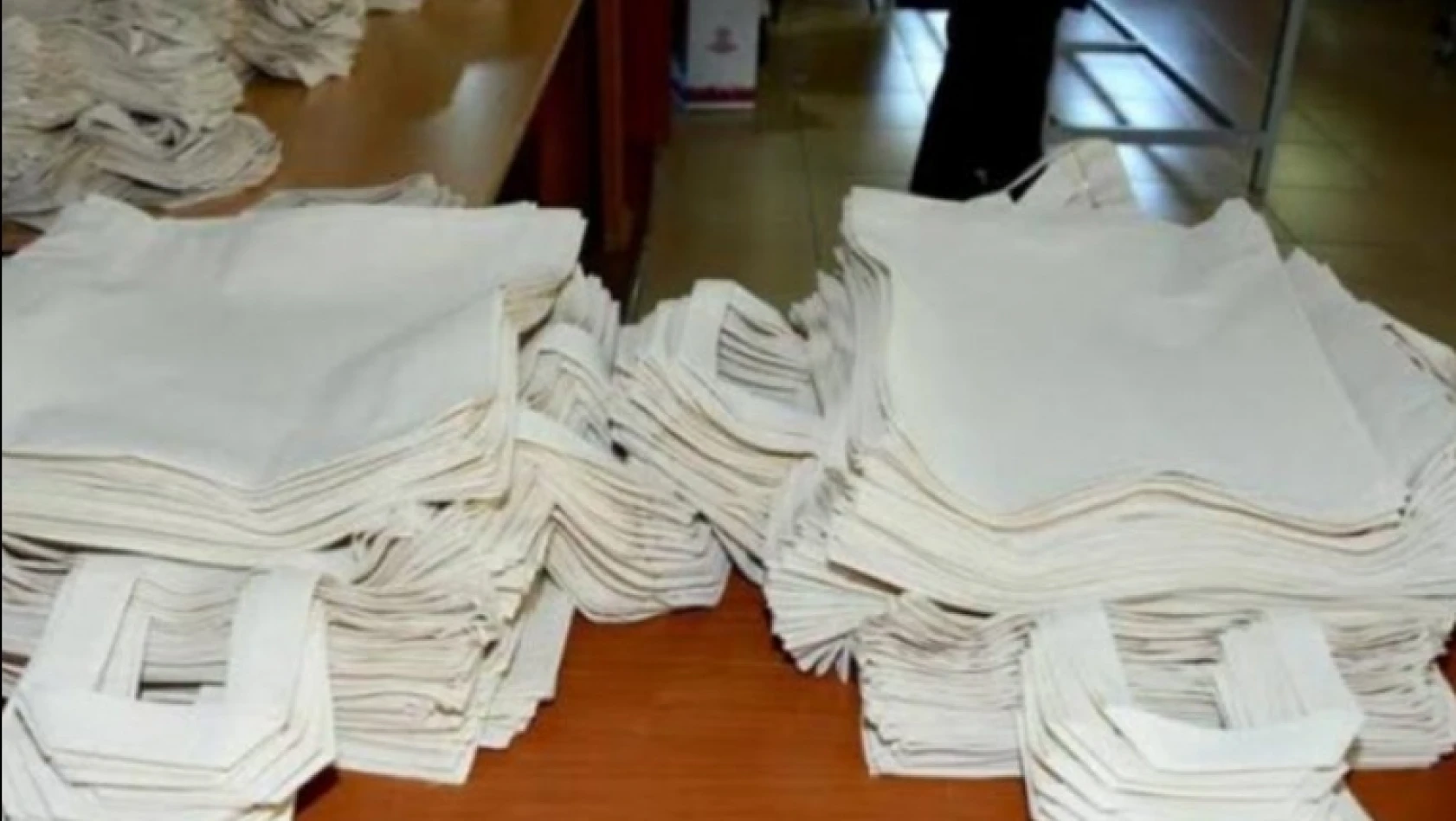 AK Parti'den seçim sürecinde ücretsiz file ve bez torba