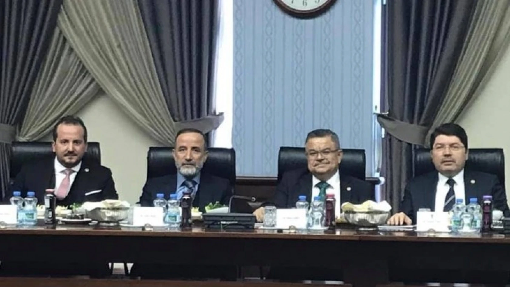 Tunç, Cumhurbaşkanın başkanlığındaki istişare toplantısına katıldı