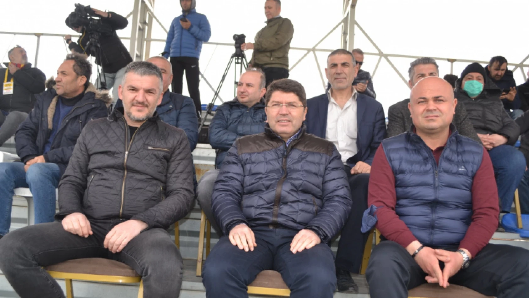 Tunç 'El birliğiyle Bartınspor'umuza destek olacağız'