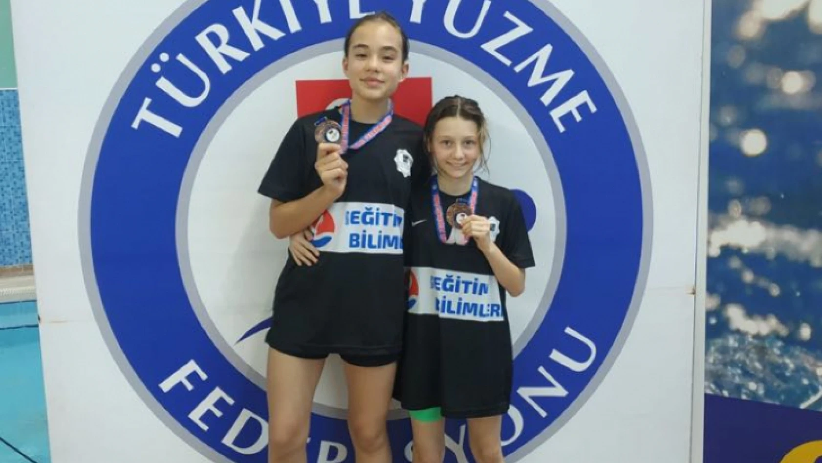 Umay ve Masal Trabzon'dan bronz madalyayla döndü