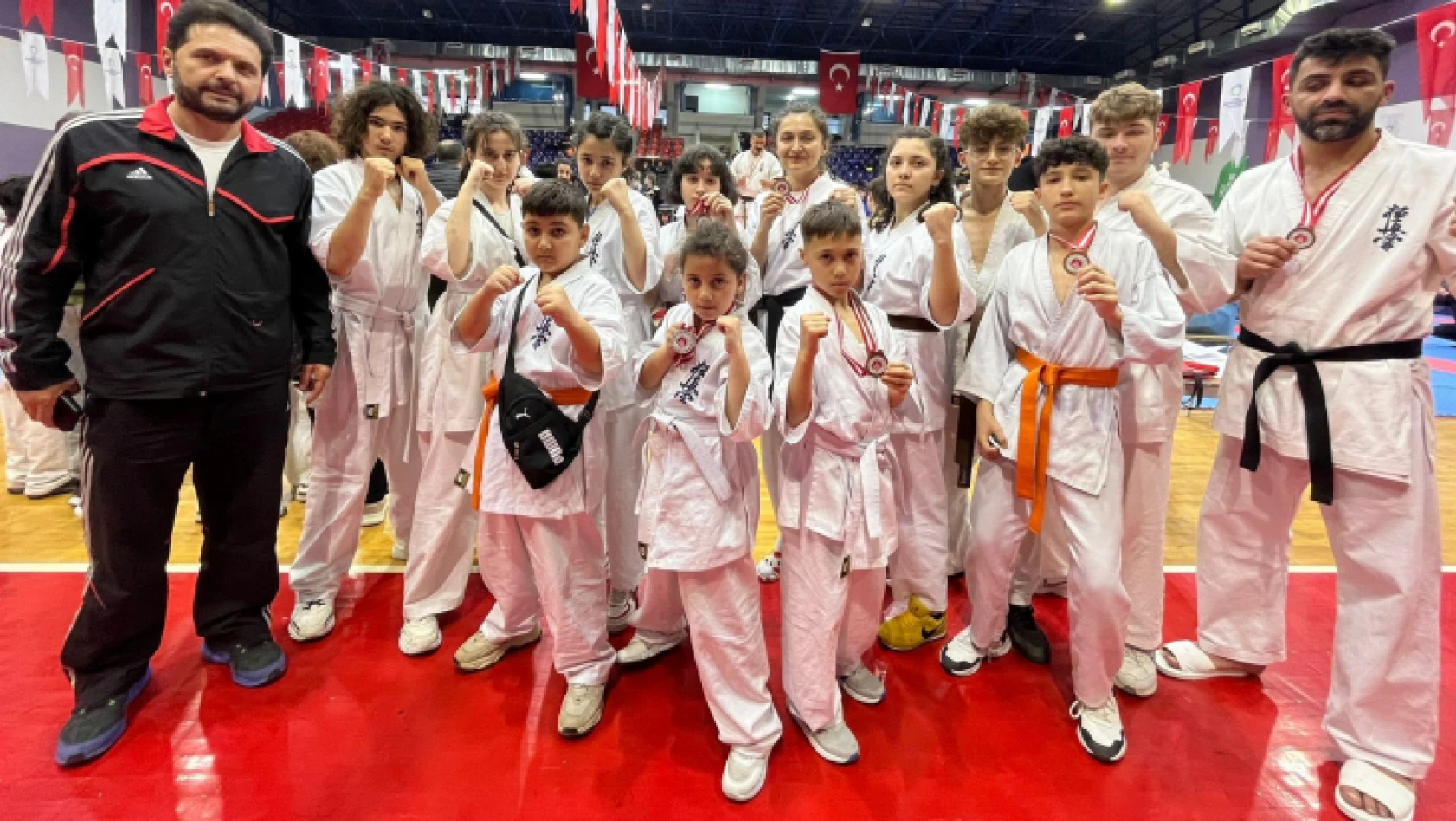 'Vuruşlu Karate' Turnuvası yapıldı