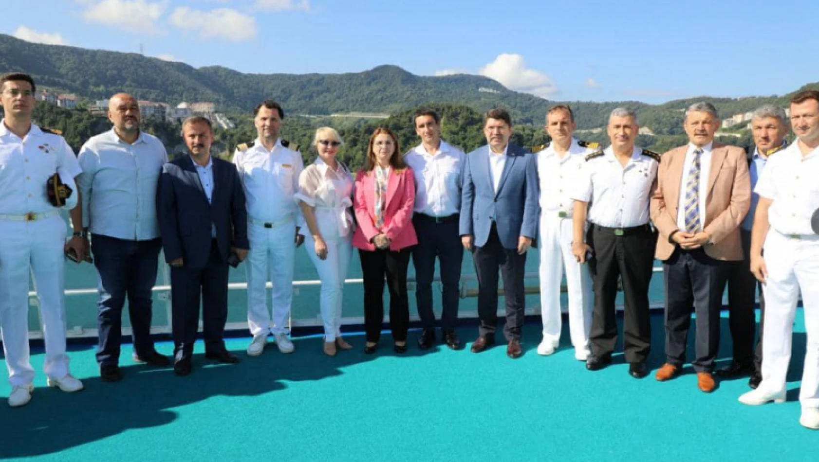 Amasra'ya ilk kruvaziyer gemisi geldi