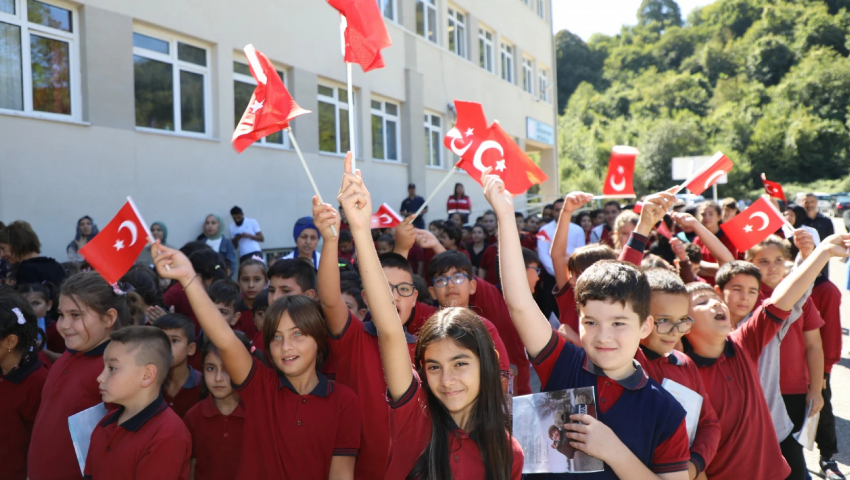 Bakan Tekin: 'Sınıf tekrarı konusunda ısrarcıyız'