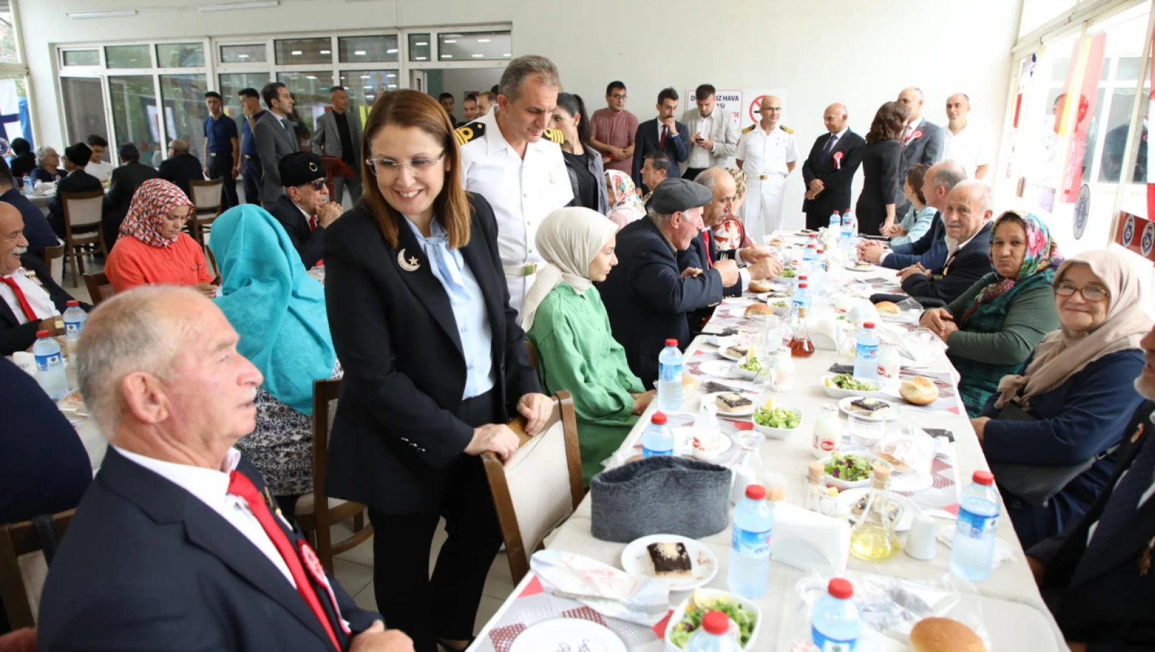 Bartın protokolü Gazilerimizle öğle yemeğinde buluştu