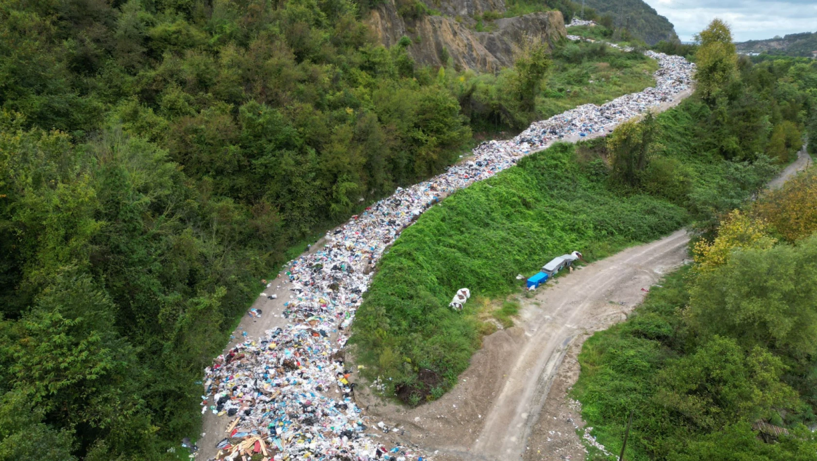 CHP'li İl Meclis Üyelerinden 'çöp yol' krizi değerlendirmesi