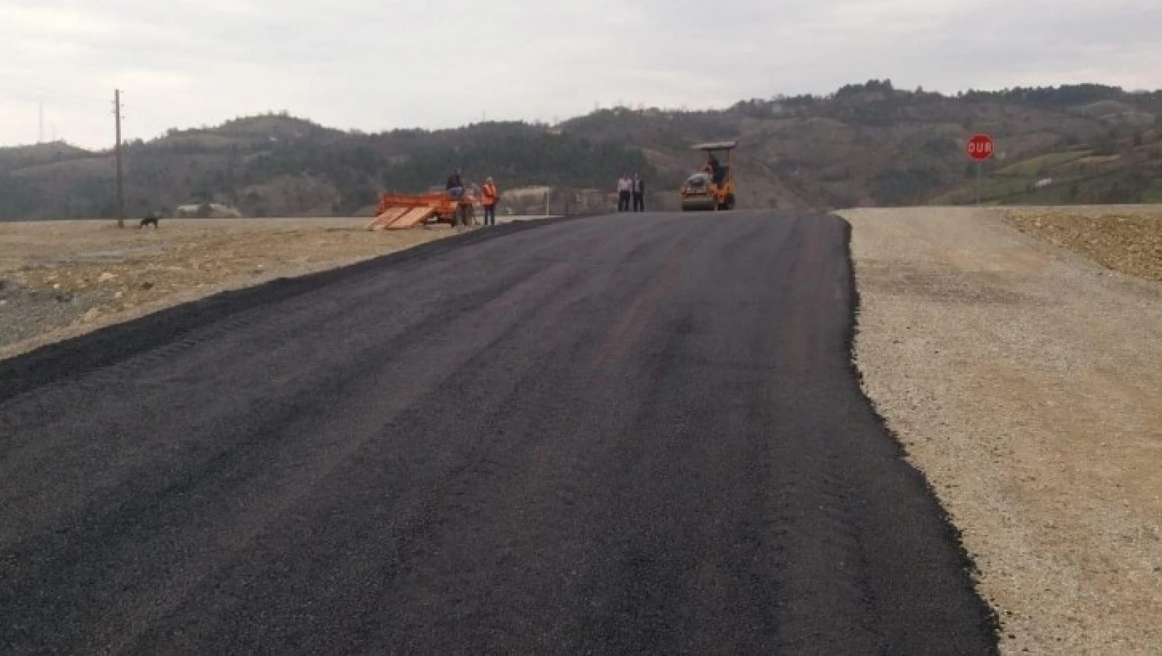 Kozcağız'da sera ve yol çalışmaları devam ediyor