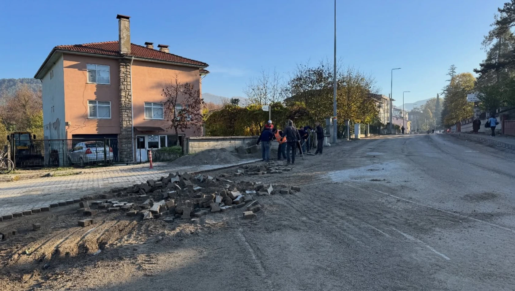 Zübeyde Hanım Caddesi Yenileniyor