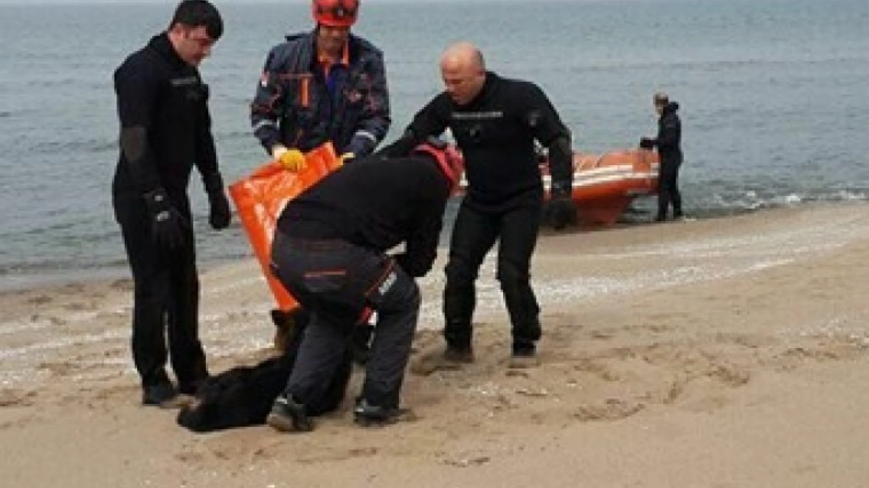 200 metrelik uçurumdan aşağıya düştü