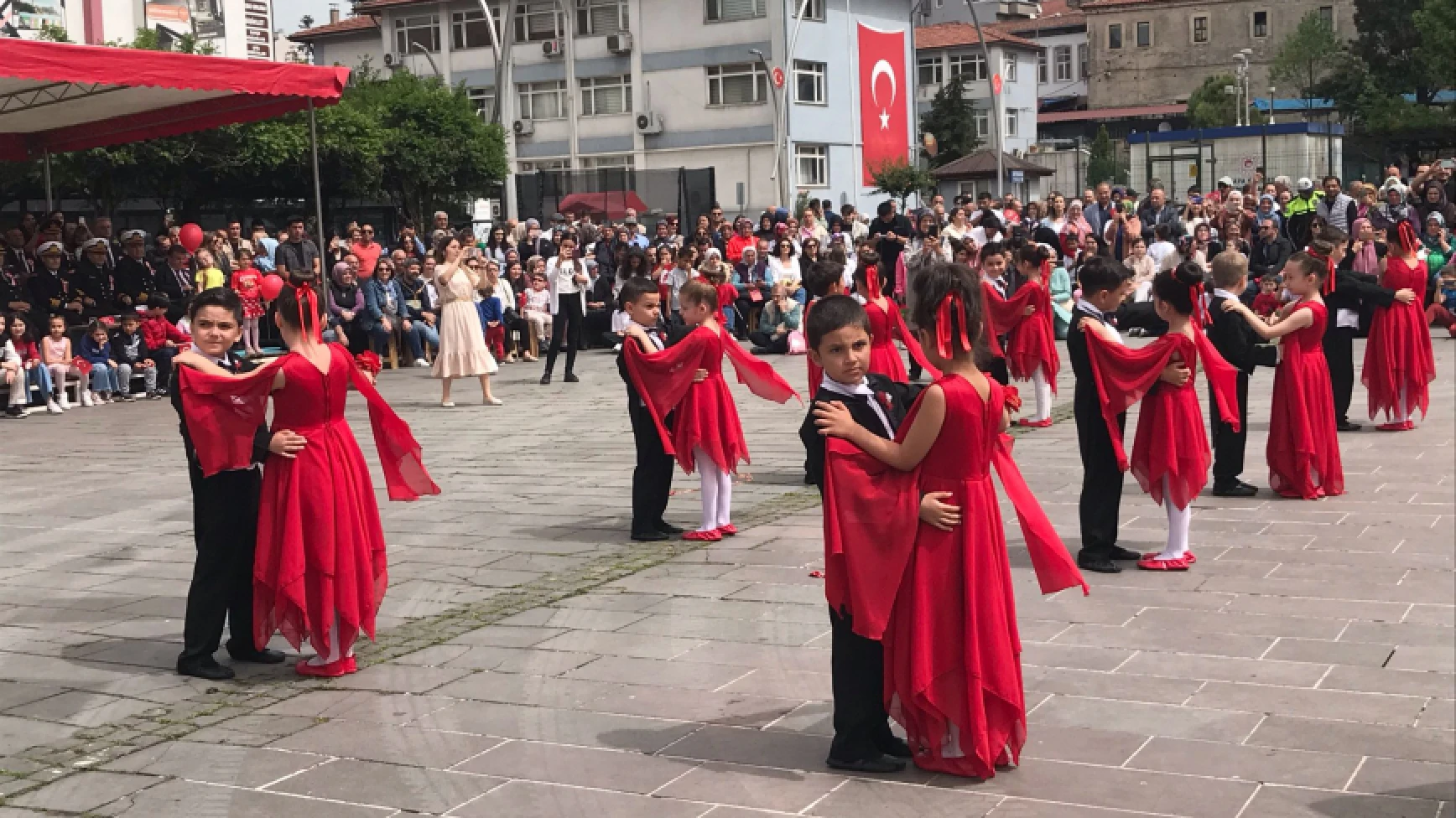 Türkiye’nin gelecekleri 23 Nisan’ı kutladı