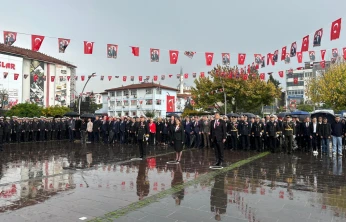 102. Yıl Kutlamaları Çelenk Sunma Töreniyle Başladı