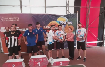 Ayak Tenisi'nde Dostluk Kazandı